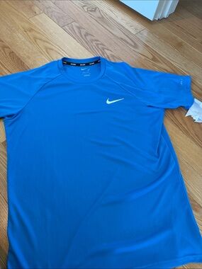 Nike Men's Short Sleeve Performance Tee in Royal Blue